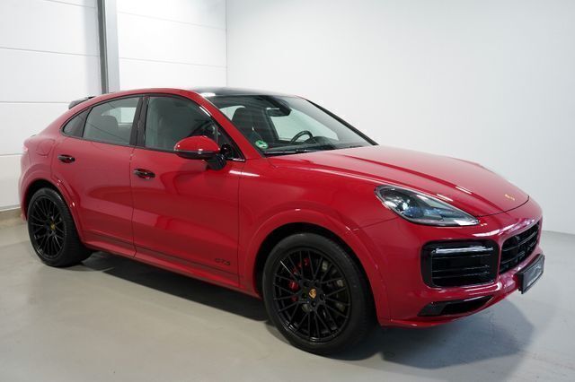 Rot Gebraucht 2021 Porsche Cayenne Chrono SUV | 104.850 € (Etwas zu teuer) - Bild 1/4