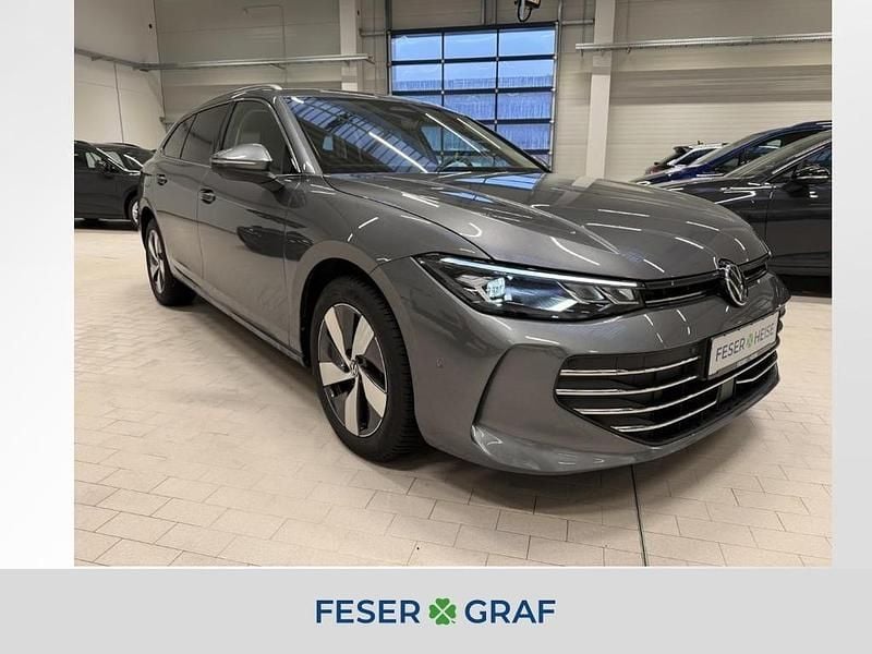 Diabasgrau metallic Gebraucht 2025 VW Passat IQ Drive Kombi | 37.940 € (Guter Preis) - Bild 1/4