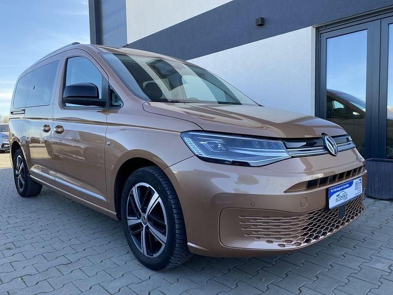 Używany VW Caddy Maxi Style 122 KM (89 kW) 2023 Brązowy Minivan