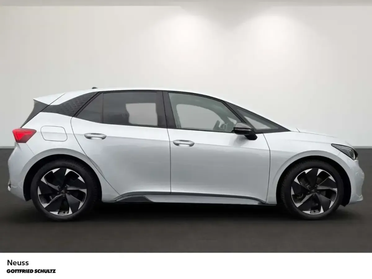 Second-hand Cupra Born 169 kW (231 CP) 2025 Argintiu Hatchback