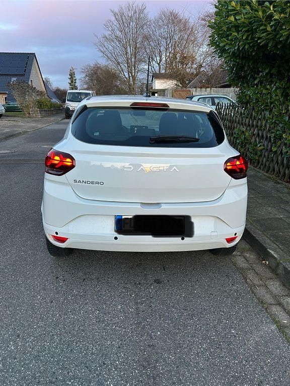 Gebraucht Dacia Sandero Essentiel 67 PS (49 kW) 2024 Weiß Limousine