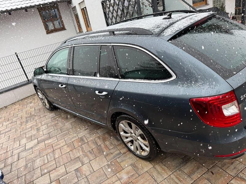 Gebraucht Skoda Superb 140 PS (102 kW) 2015 Grau Kombi