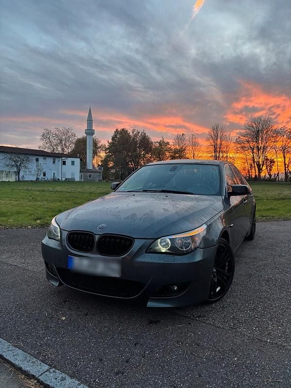 Gebraucht BMW 525 177 PS (130 kW) 2004 Grau Limousine