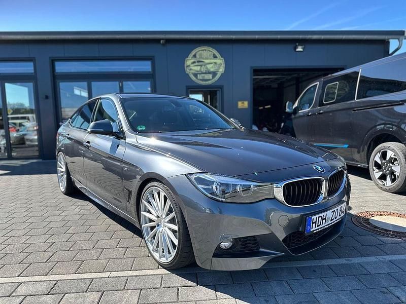 Grau Gebraucht 2018 BMW 330 Gran Turismo M Sport Limousine | 19.999 € (Fairer Preis) - Bild 1/4
