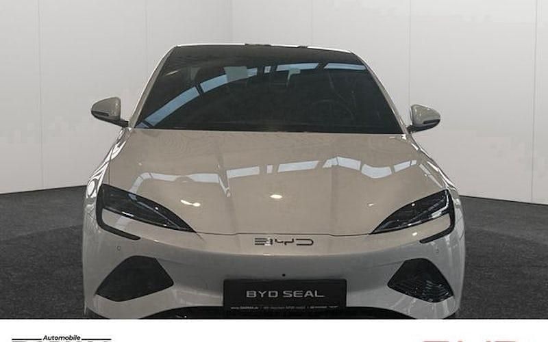 Gebraucht BYD Seal Comfort 169 kW (231 PS) 2025 Weiß Limousine
