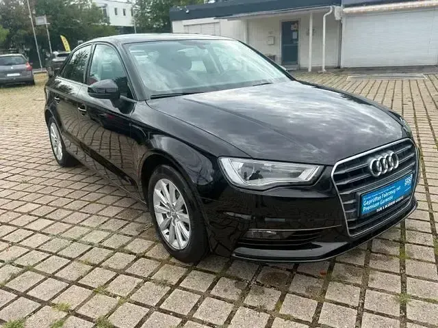 Gebraucht Audi A3 Ambiente 140 PS (102 kW) 2015 Schwarz Limousine