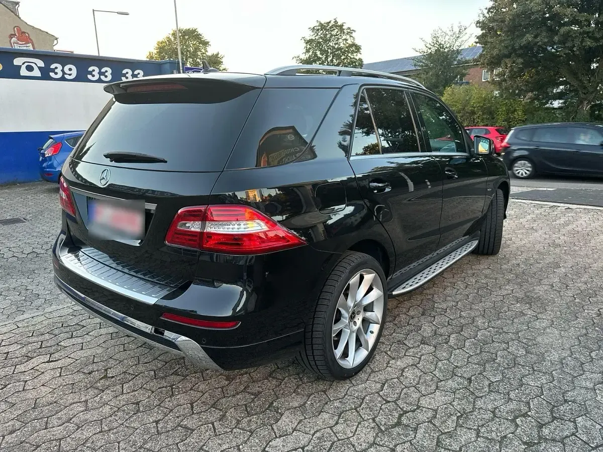Gebraucht Mercedes ML350 AMG 258 PS (189 kW) 2011 Schwarz SUV