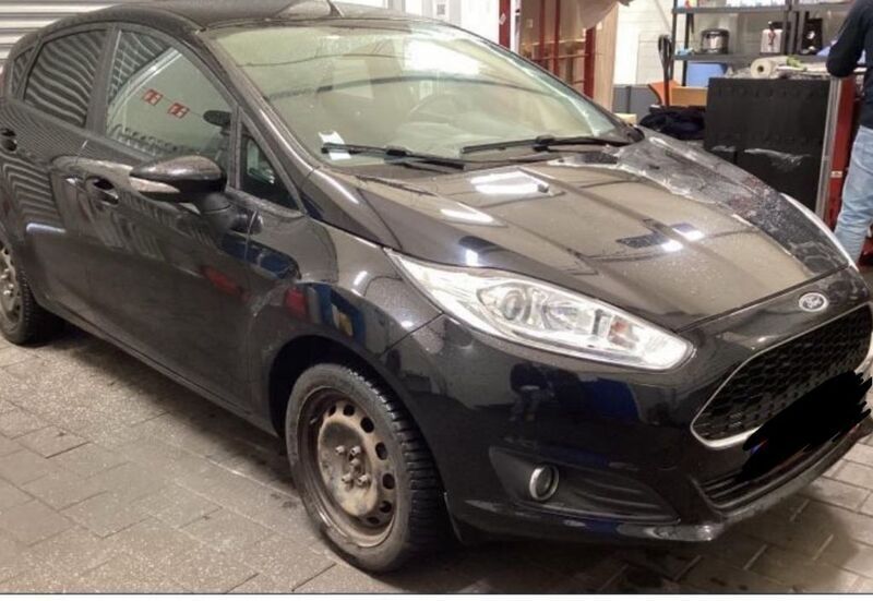 Schwarz Gebraucht 2017 Ford Fiesta Celebration Kleinwagen | 6.999 € (Superpreis) - Bild 1/4