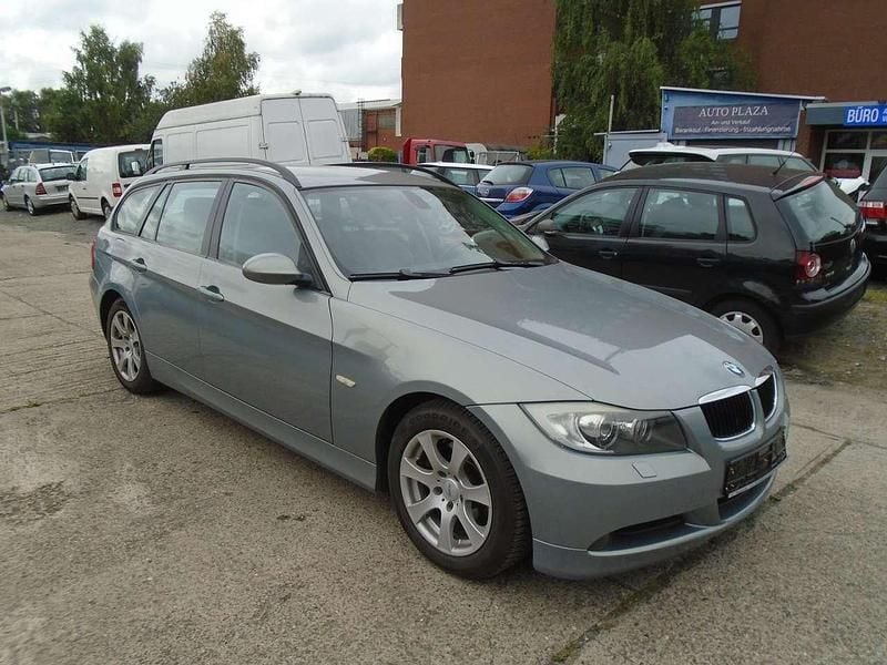 Gebraucht BMW 320 170 PS (125 kW) 2007 Graumetallic Kombi