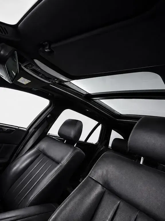 Second-hand Mercedes E220 170 CP (125 kW) 2016 Negru Berlinǎ