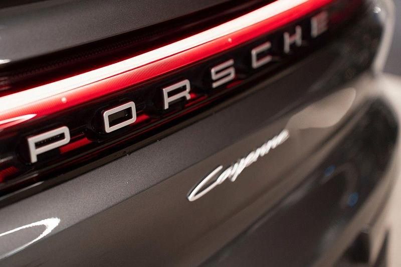 Gebraucht Porsche Cayenne Chrono 354 PS (260 kW) 2023 Grau SUV