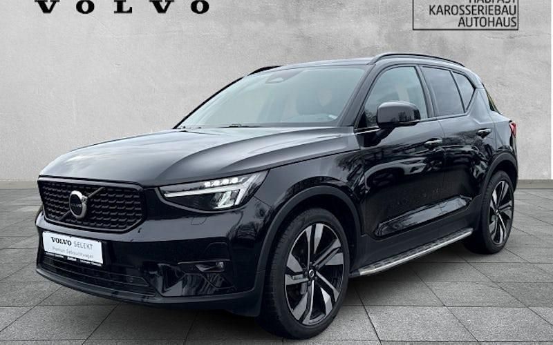 Second-hand Volvo XC40 Ultimate 250 CP (183 kW) 2023 Negru SUV