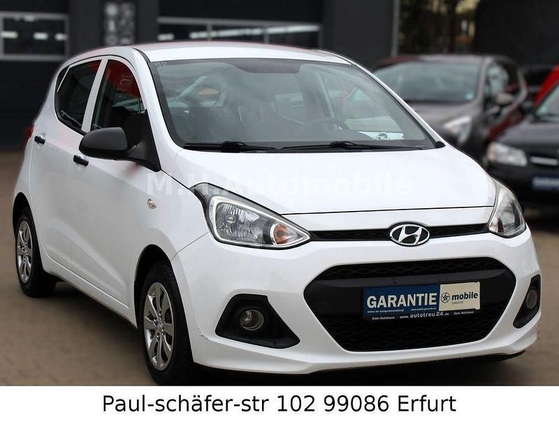 Weiß Gebraucht 2016 Hyundai i10 Style Kleinwagen | 5.990 € (Fairer Preis) - Bild 1/4