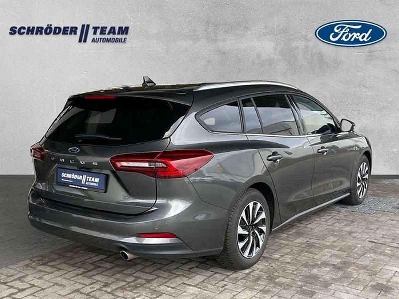 Gebraucht Ford Focus Titanium 116 PS (85 kW) 2025 Grau Kombi