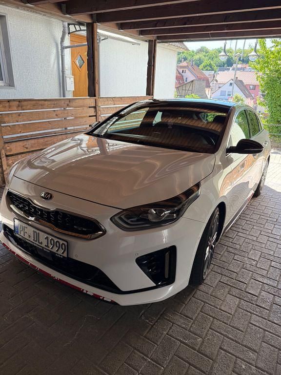 Weiß Gebraucht 2019 Kia ProCeed Kleinwagen | 18.300 € (Guter Preis) - Bild 1/4