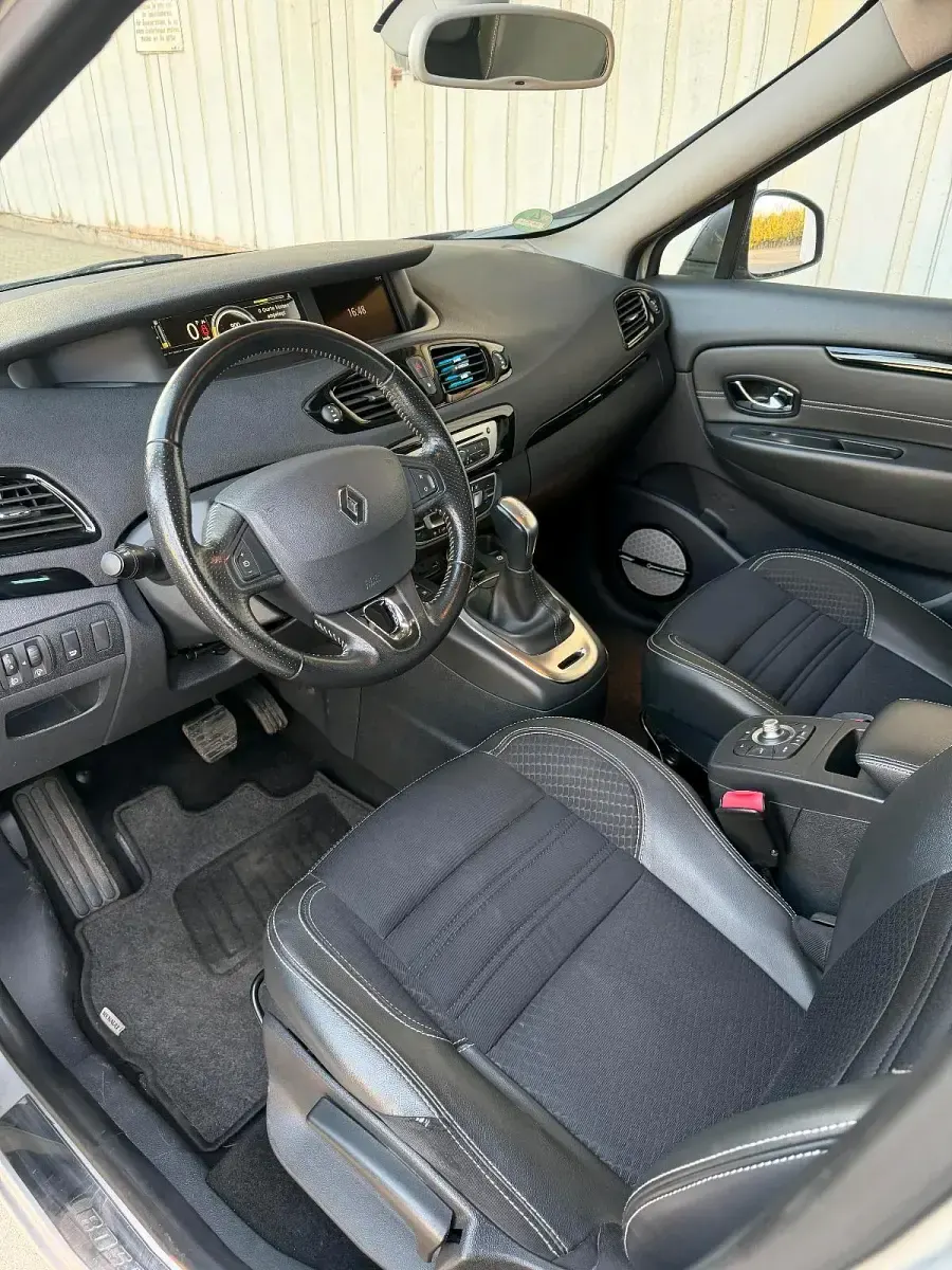 Gebraucht Renault Scénic III 110 PS (80 kW) 2015 Silber Van / Kleinbus
