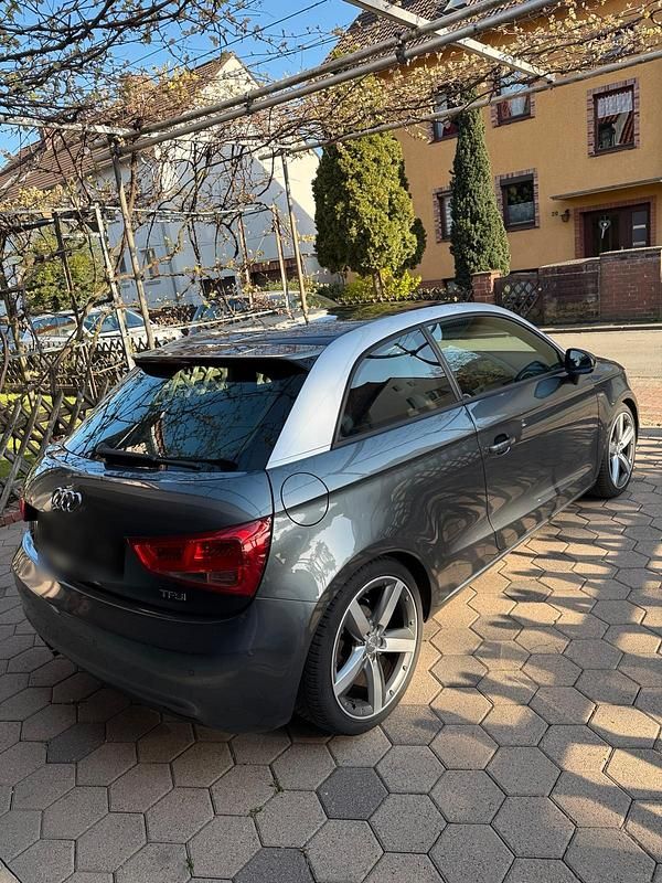 Używany Audi A1 S-Line 122 KM (89 kW) 2011 Szary Hatchback