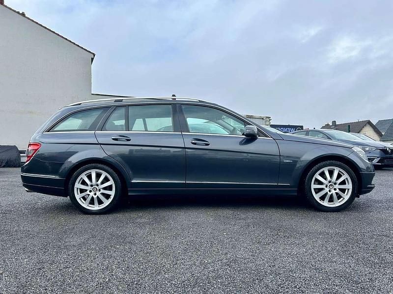 Gebraucht Mercedes C180 156 PS (114 kW) 2010 Grau Kombi