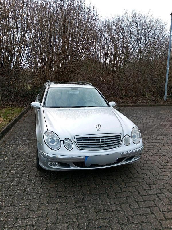Gebraucht Mercedes E220 150 PS (110 kW) 2003 Silber Kombi