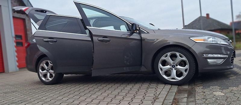 Gebraucht Ford Mondeo Titanium 200 PS (147 kW) 2014 Andere farben Kombi