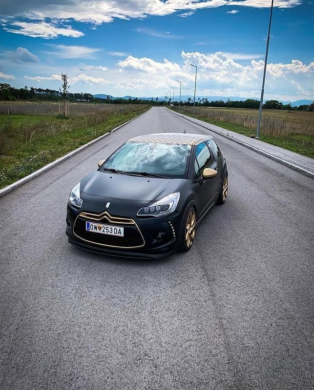 Schwarz Gebraucht 2015 Citroën DS3 Kleinwagen | 24.990 € - Bild 1/3