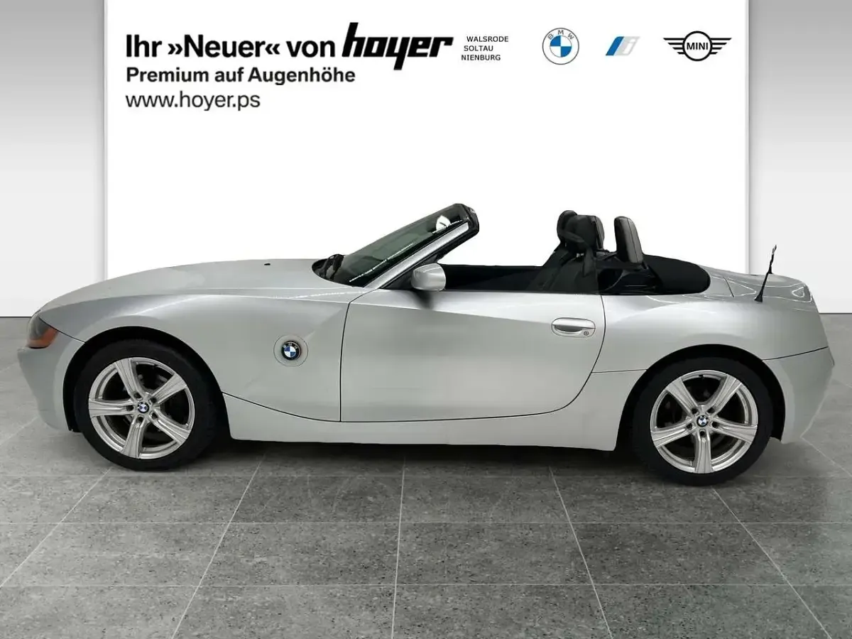 Gebraucht BMW Z4 Sport Line 192 PS (141 kW) 2003 Titansilber Cabrio