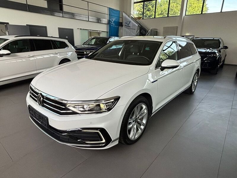Weiß Gebraucht 2020 VW Passat GTE Limousine | 23.990 € (Fairer Preis) - Bild 1/4