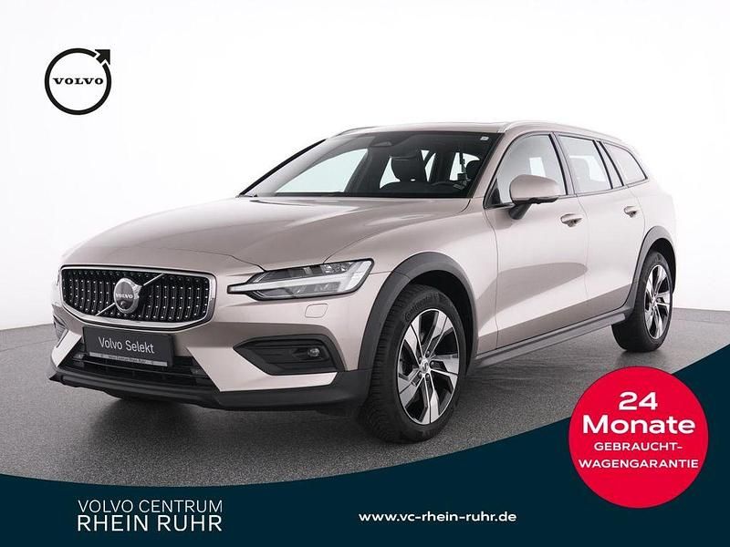 Silber bright dusk / metallic Gebraucht 2023 Volvo V60 CC Plus Kombi | 35.950 € (Superpreis) - Bild 1/4