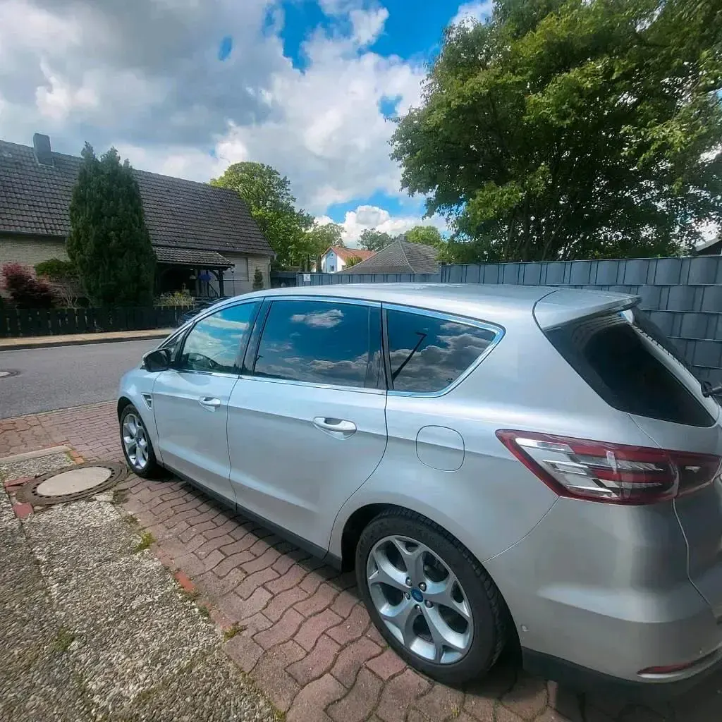 Gebraucht Ford S-MAX S 2016 Silber Van / Kleinbus