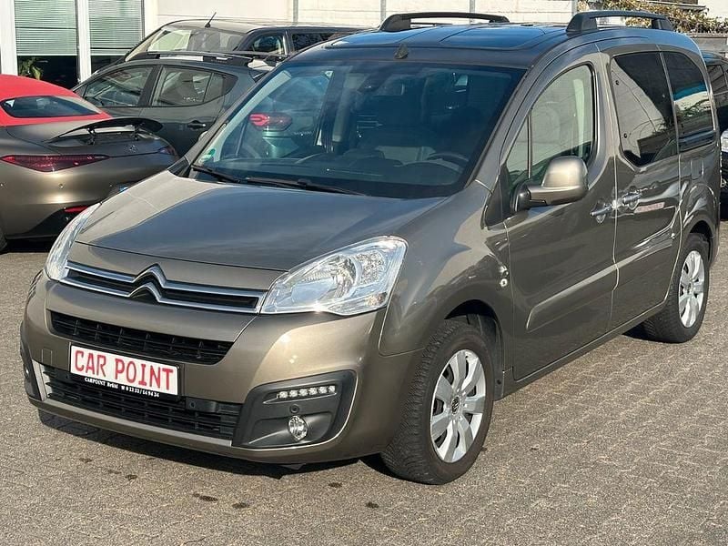 Nocciola Gebraucht 2017 Citroën Berlingo SELECTION Van / Kleinbus | 8.450 € (Guter Preis) - Bild 1/4