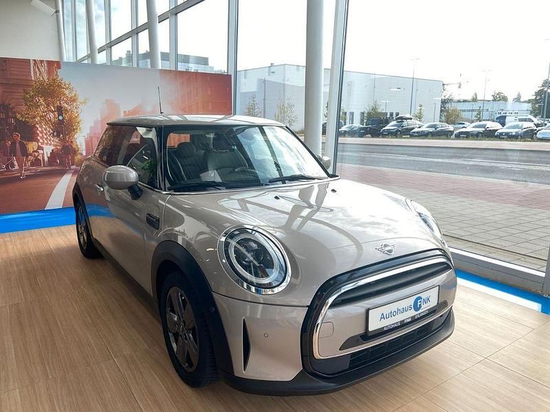 Grau Gebraucht 2022 Mini Cooper Kleinwagen | 22.770 € (Fairer Preis) - Bild 1/4