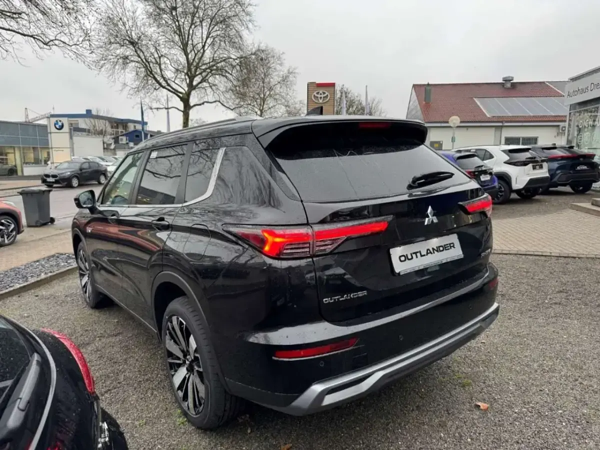 Neu Mitsubishi Outlander P-HEV Edition 306 PS (225 kW) 2026 Kristallschwarz (m) SUV