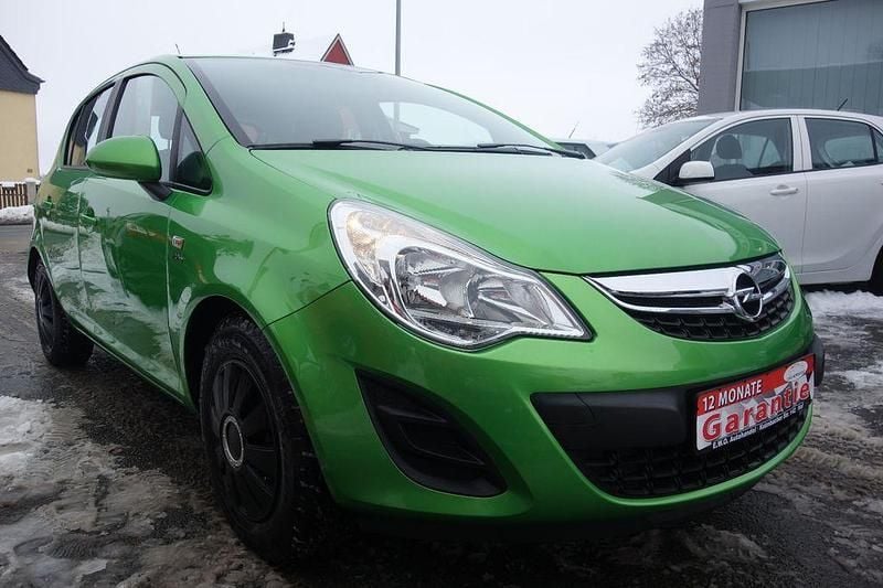 Grün Gebraucht 2013 Opel Corsa Active Limousine | 4.990 € (Fairer Preis) - Bild 1/4