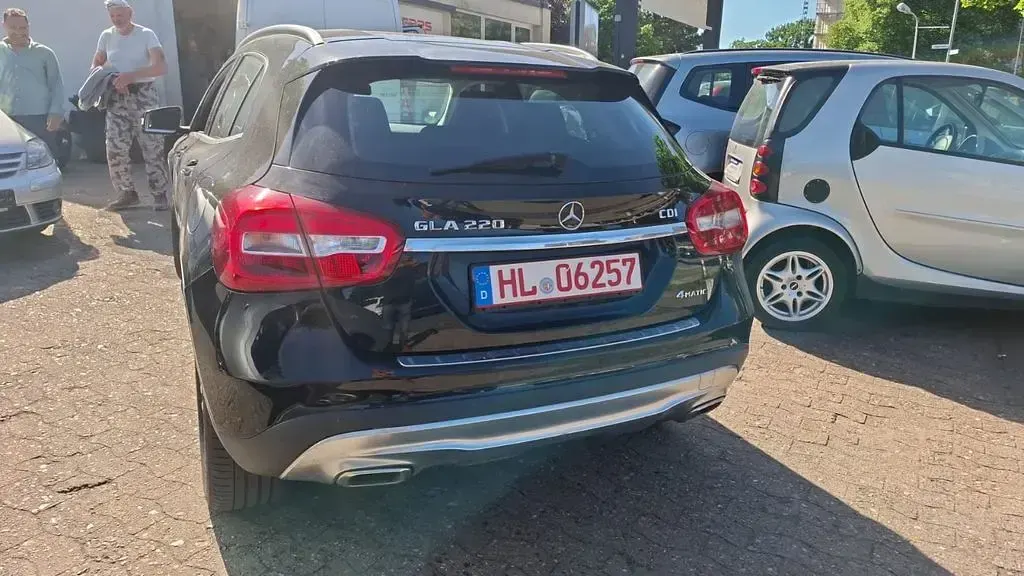 Używany Mercedes GLA220 170 KM (125 kW) 2015 Czarny SUV