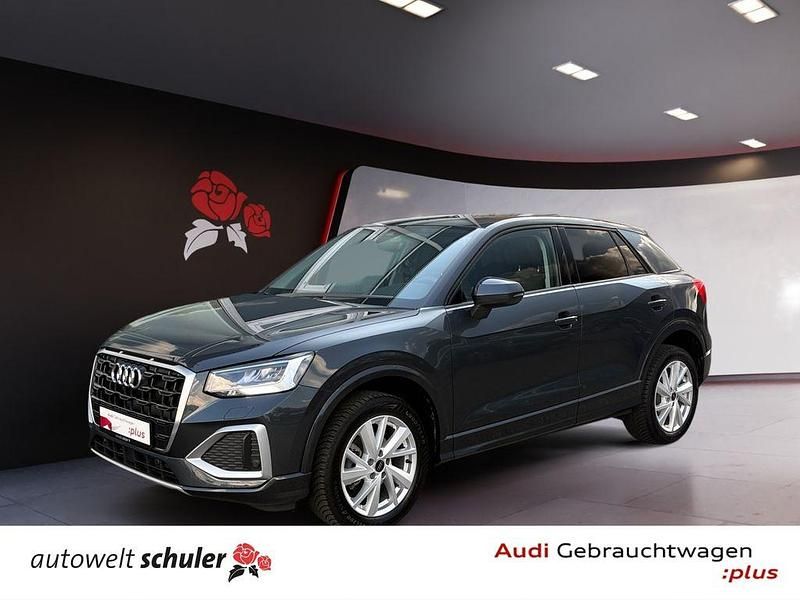 Manhattangrau metallic Gebraucht 2025 Audi Q2 Advanced Plus SUV | 28.850 € (Fairer Preis) - Bild 1/4