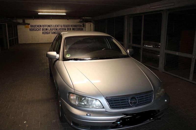 Silber Gebraucht 2002 Opel Omega Limousine | 5.000 € (Teuer) - Bild 1/4