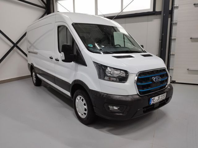 Frostweiß Gebraucht 2022 Ford Econoline Trend Van | 28.889 € (Guter Preis) - Bild 1/4