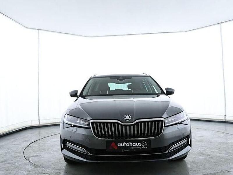 Gebraucht Skoda Superb Style 150 PS (110 kW) 2022 Grau Kombi