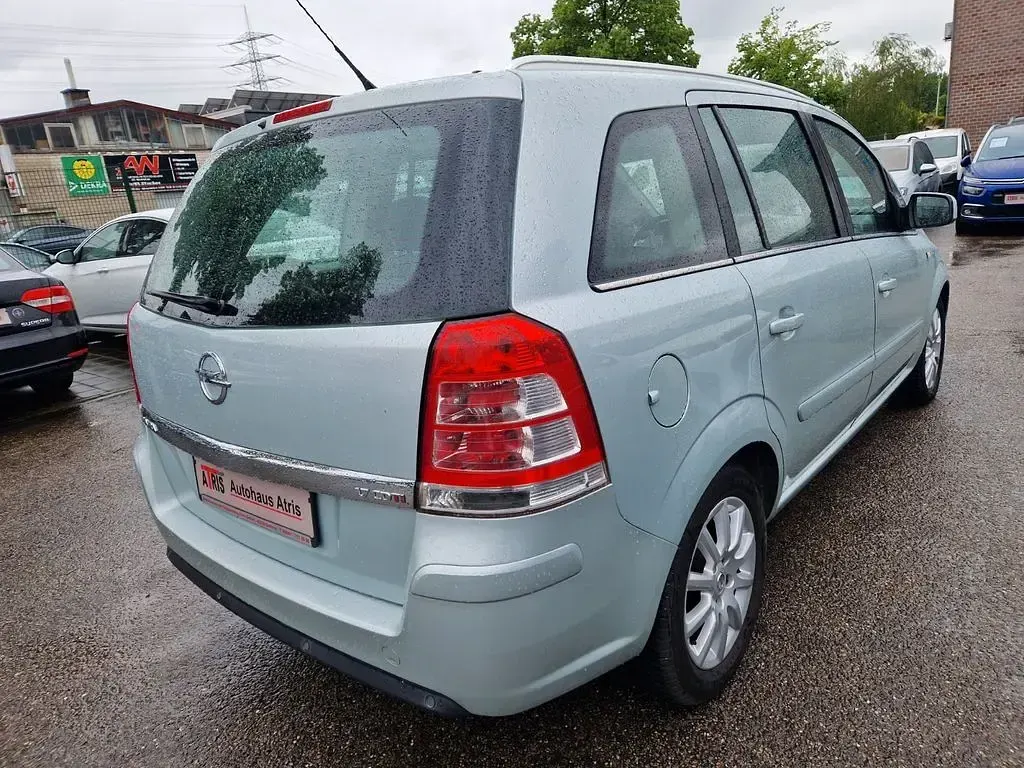 Gebraucht Opel Zafira Edition 125 PS (91 kW) 2010 Grün Van / Kleinbus
