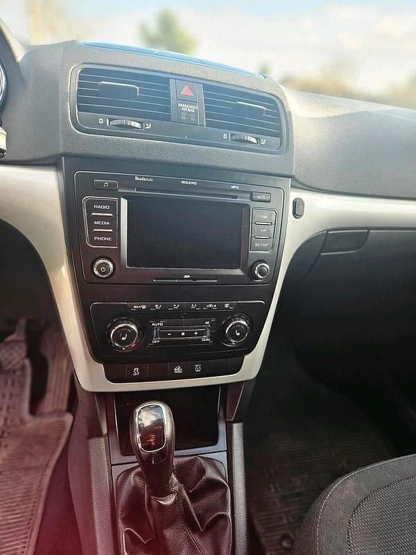 Gebraucht Skoda Yeti 110 PS (80 kW) 2011 Braun SUV