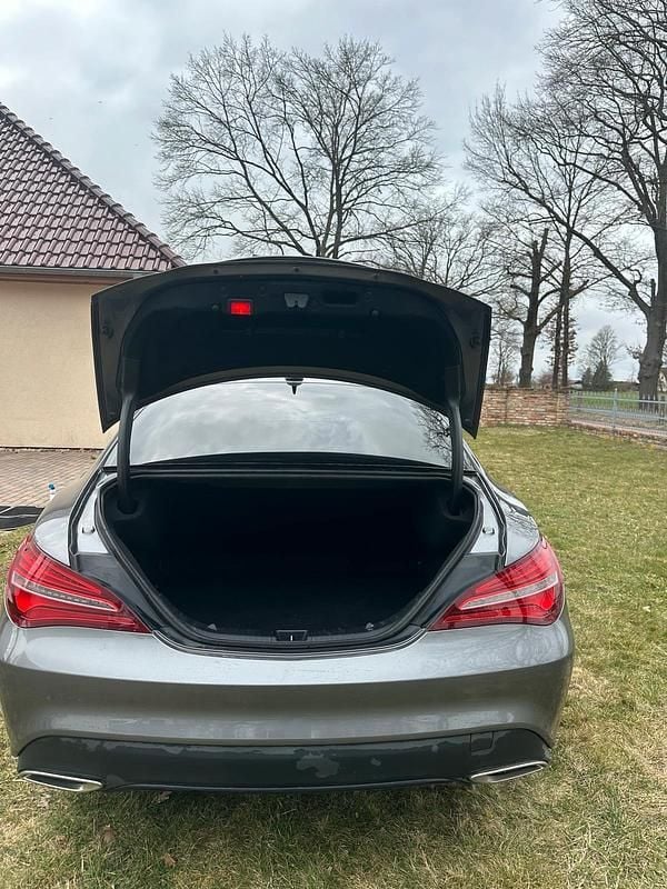 Gebraucht Mercedes CLA200 Urban 136 PS (100 kW) 2017 Grau Coupé