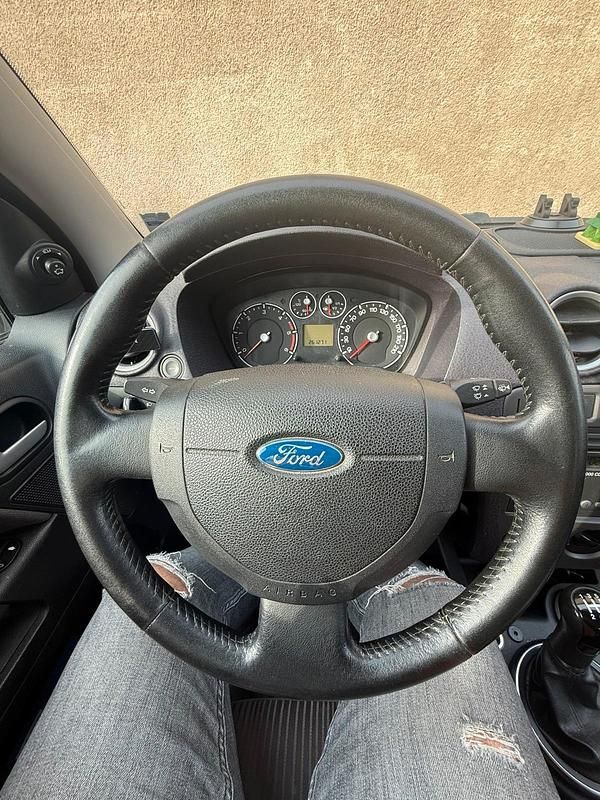 Gebraucht Ford Fusion 68 PS (50 kW) 2008 Blau Kleinwagen