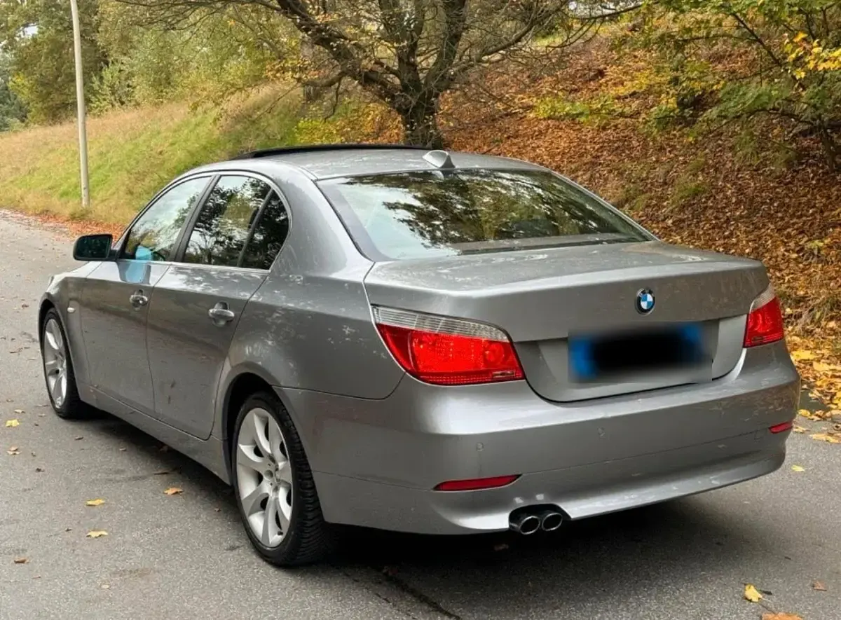 Gebraucht BMW 523 Advantage 177 PS (130 kW) 2006 Grau Limousine