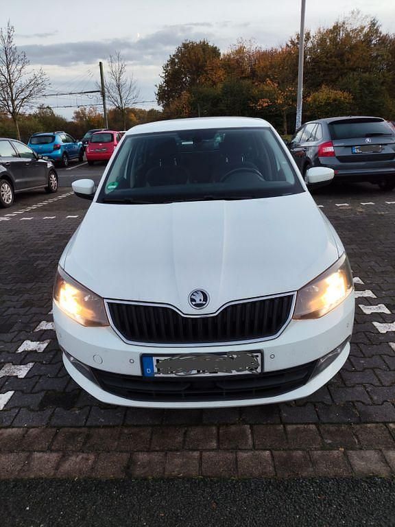 Weiß Gebraucht 2017 Skoda Fabia Style Kombi | 9.500 € (Fairer Preis) - Bild 1/4