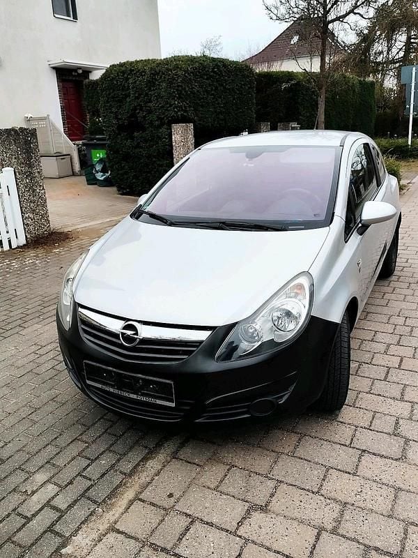 Gebraucht Opel Corsa 65 PS (47 kW) 2010 Silber Kleinwagen