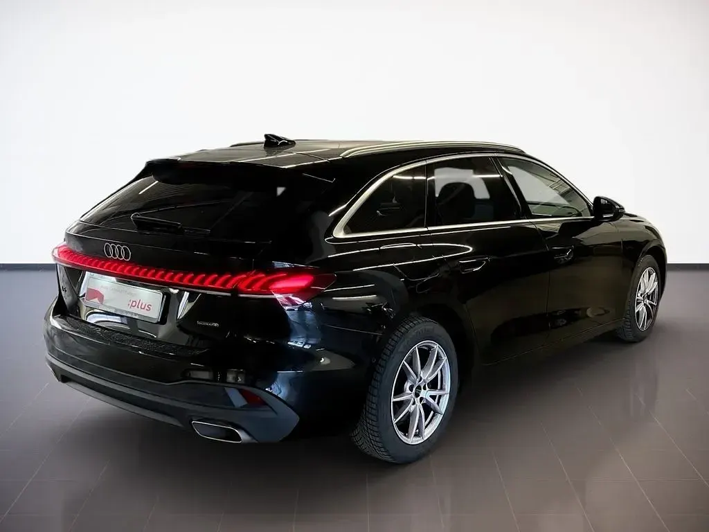 Gebraucht Audi A5 Ambiente 204 PS (150 kW) 2025 Mythosschwarz Kombi