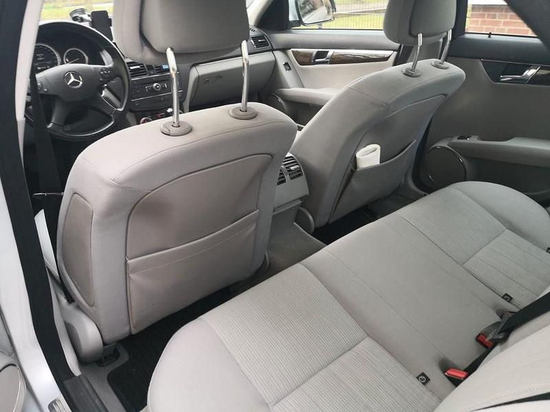 Gebraucht Mercedes C180 Elegance 156 PS (114 kW) 2007 Silber Limousine