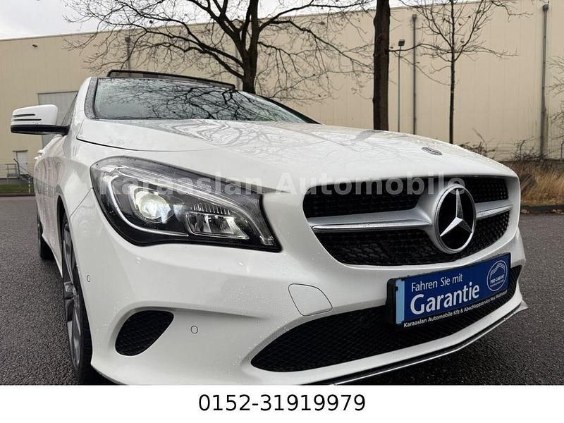 Weiß Gebraucht 2018 Mercedes CLA180 Shooting Brake Kombi | 20.699 € (Fairer Preis) - Bild 1/4