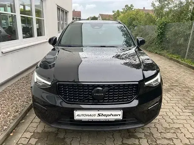 Gebraucht Volvo XC40 Plus 163 PS (119 kW) 2024 Schwarz SUV