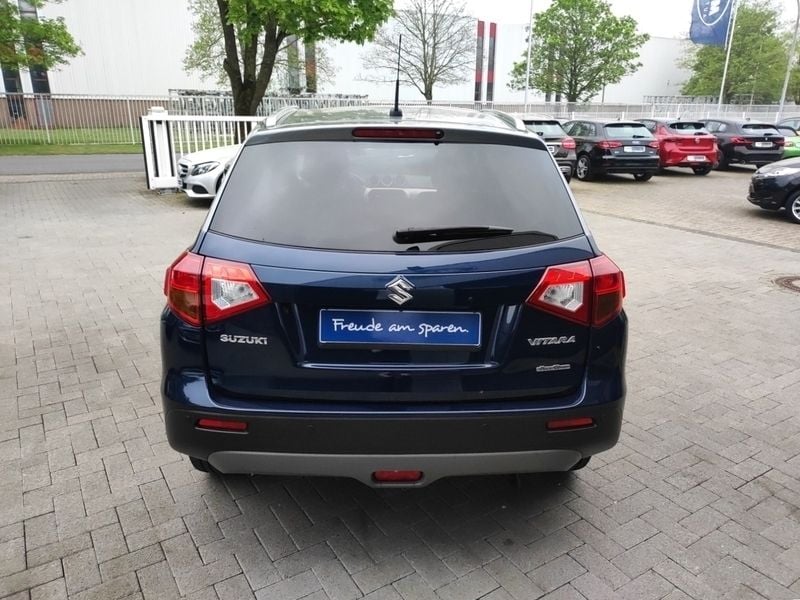 Gebraucht Suzuki Vitara 120 PS (88 kW) 2017 Blau (blaumet.) SUV